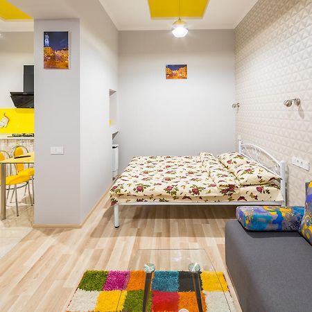 Apartment On Pekarska Street Зі Світлом! Lviv Kültér fotó