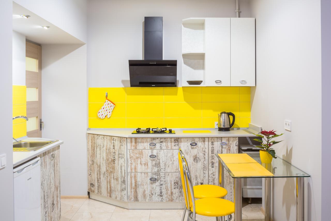 Apartment On Pekarska Street Зі Світлом! Lviv Kültér fotó