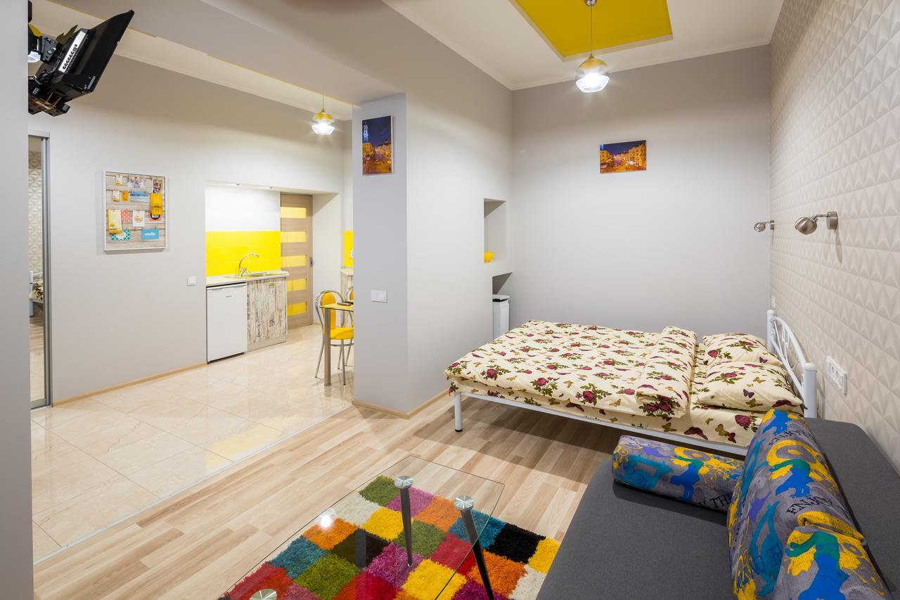 Apartment On Pekarska Street Зі Світлом! Lviv Kültér fotó