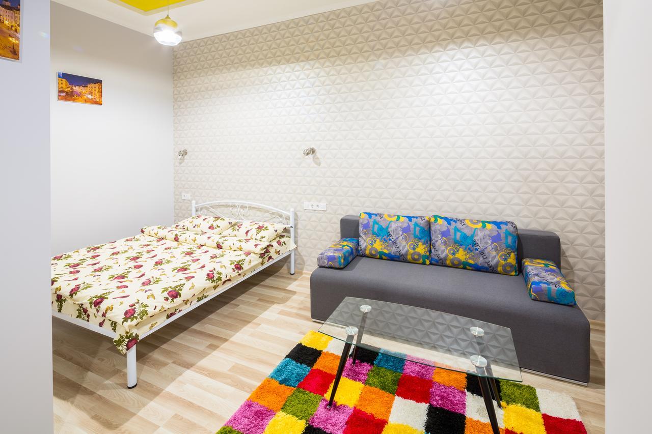 Apartment On Pekarska Street Зі Світлом! Lviv Kültér fotó